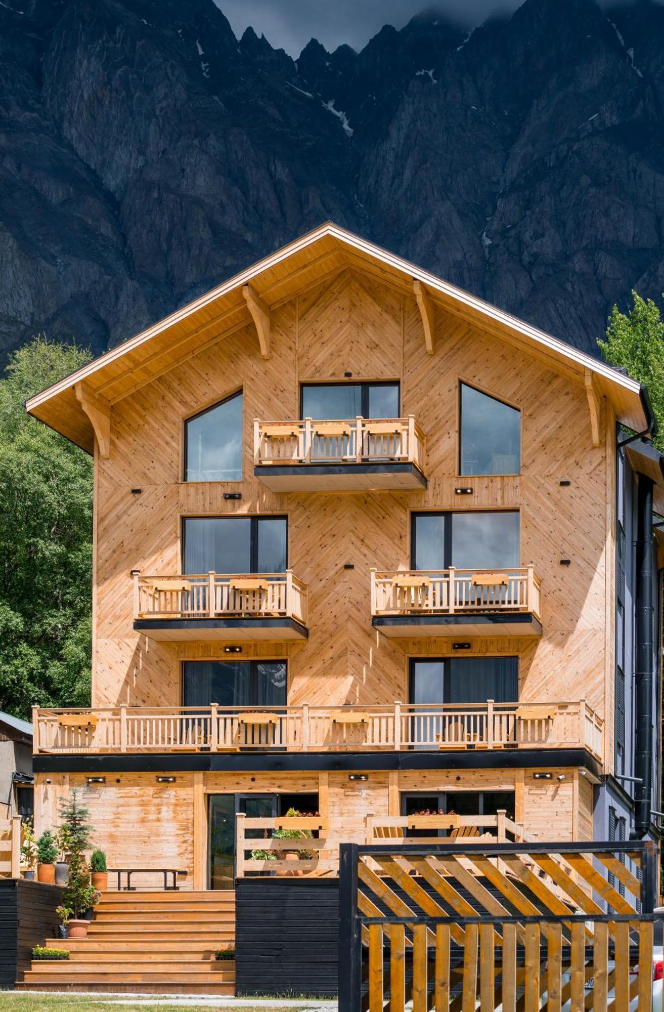 1740 Boutique Hotel Kazbegi エクステリア 写真