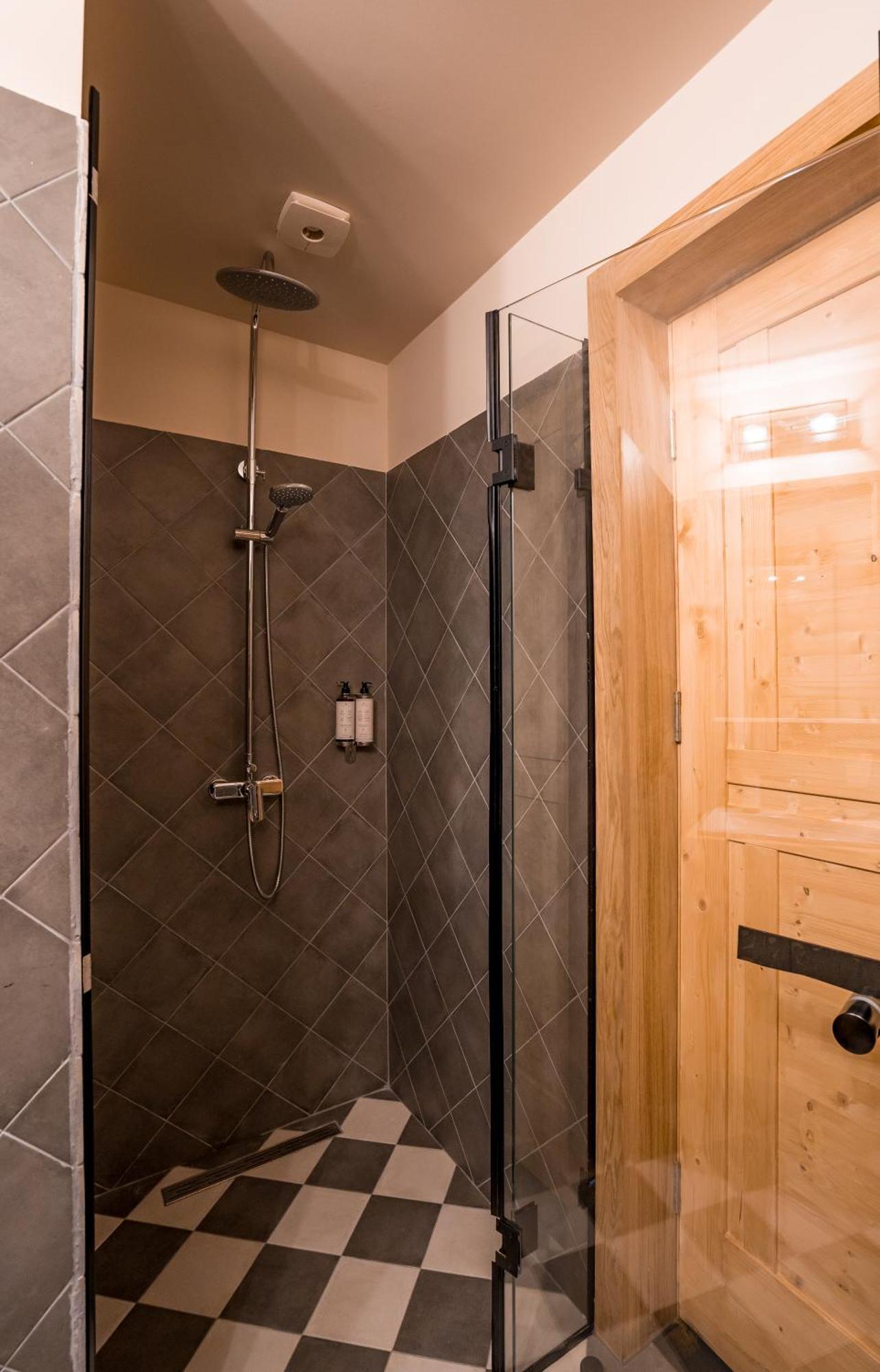 1740 Boutique Hotel Kazbegi エクステリア 写真
