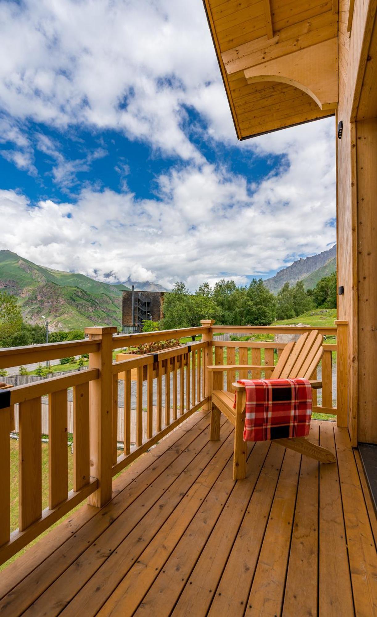 1740 Boutique Hotel Kazbegi エクステリア 写真