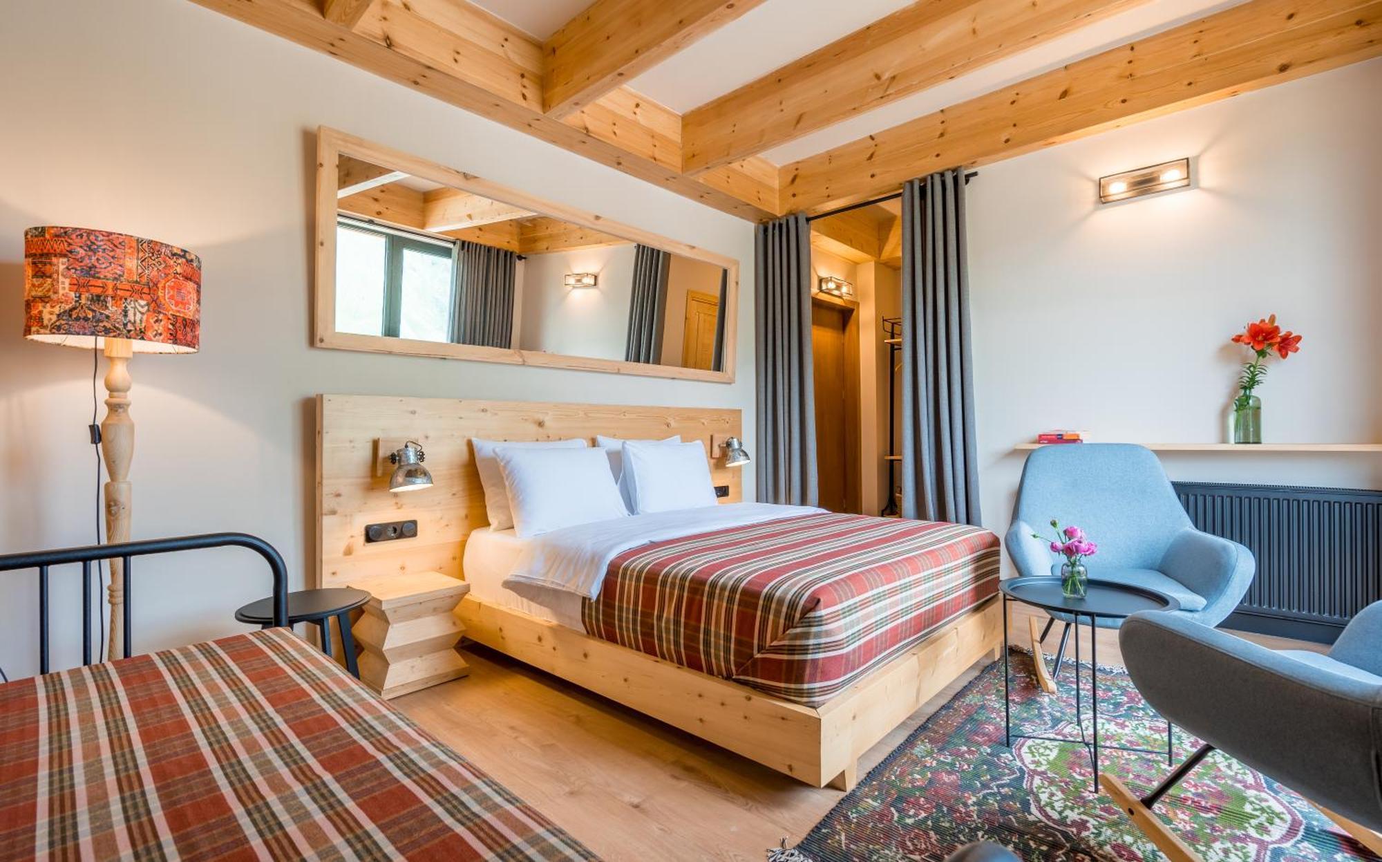 1740 Boutique Hotel Kazbegi エクステリア 写真