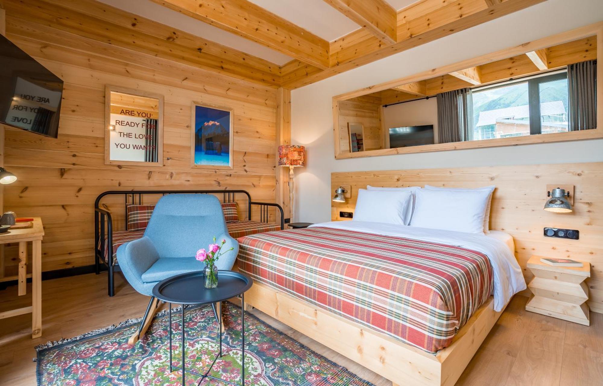 1740 Boutique Hotel Kazbegi エクステリア 写真